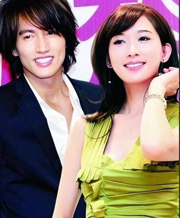 然而就在事业正蒸蒸日上时,林志玲选择了公开和言承旭的恋情.