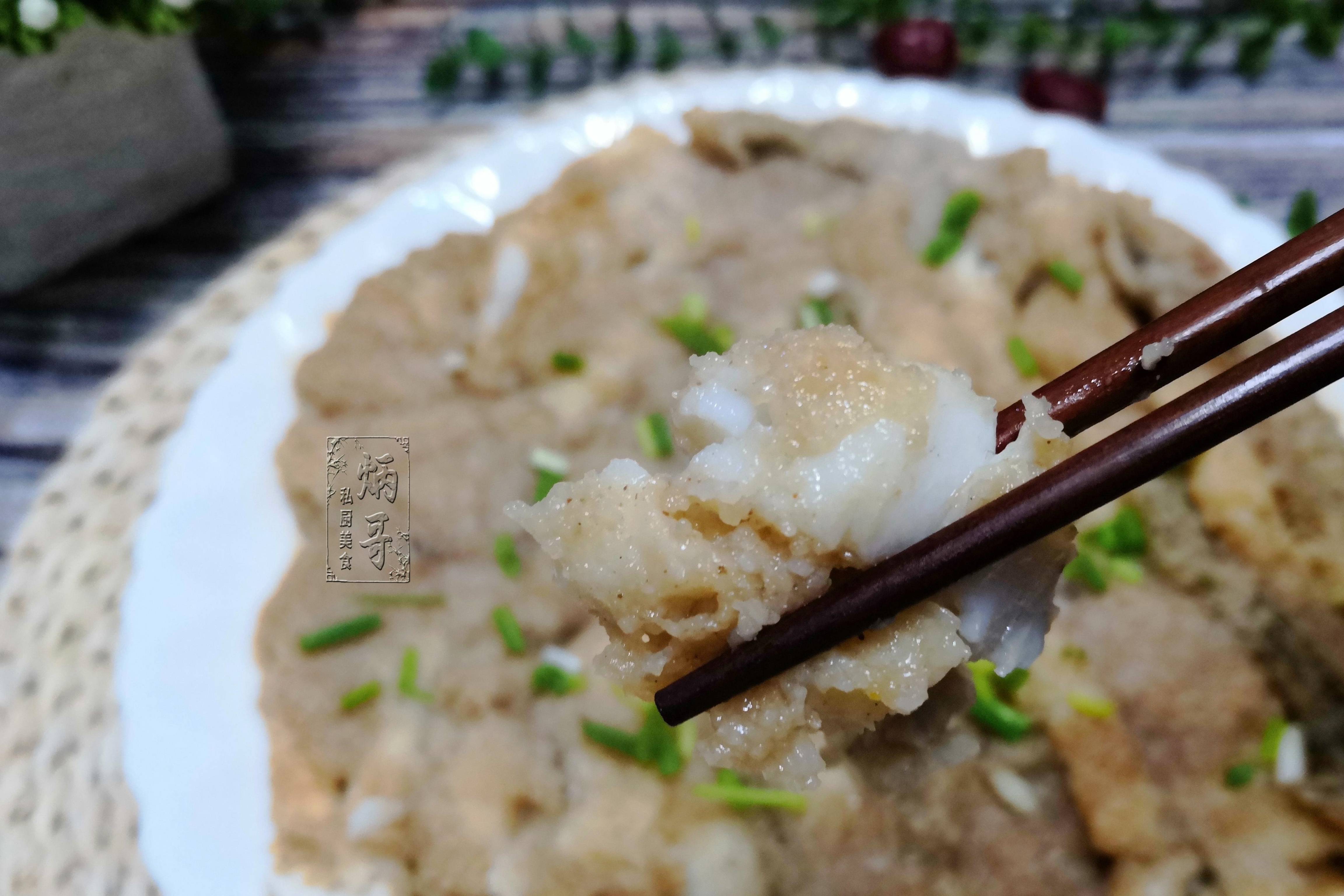 我常做这肉吃,1斤15块,不煎不炸加点它入锅一蒸真鲜嫩_鲈鱼_盘子_鱼刺