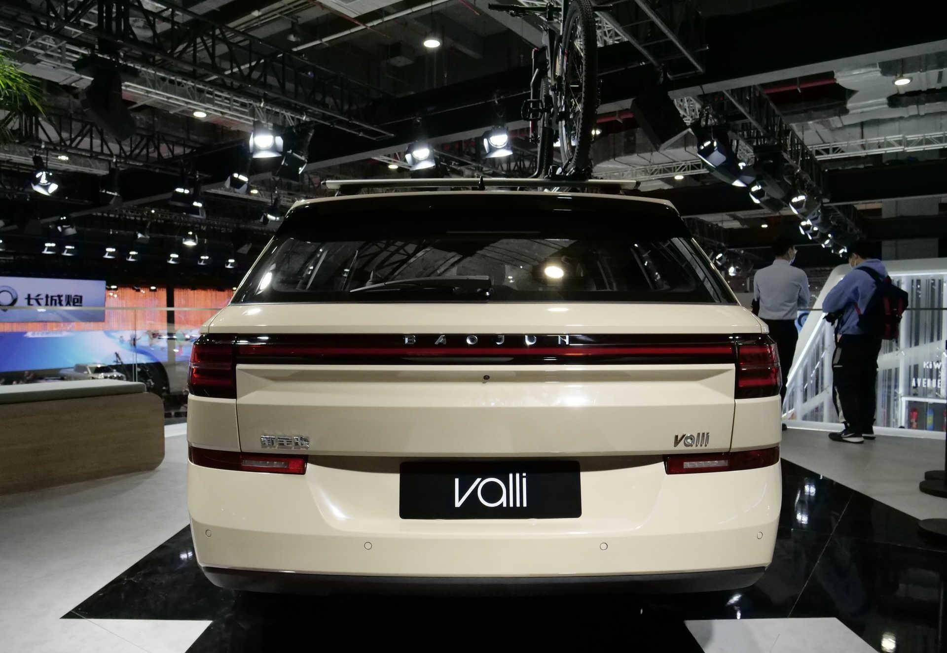 新"宝骏valli"亮相,空间媲美mpv,8.28万起售,带百万级内饰!