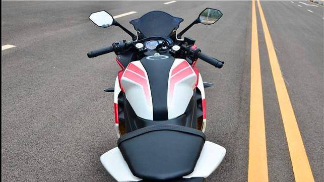 国产版"雅马哈r3",最强250双缸,极速164,1万8_搜狐汽车_搜狐网