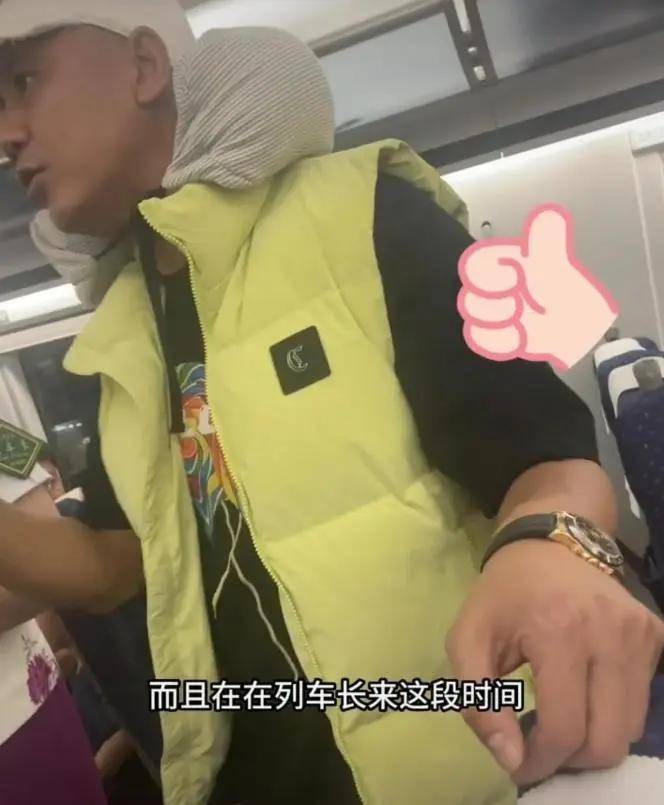 原创            女子被掌掴还手遭警方认定“互殴”引热议：被打还手为什么是互殴-原创女子为情所困,精神出现问题整日在广场等