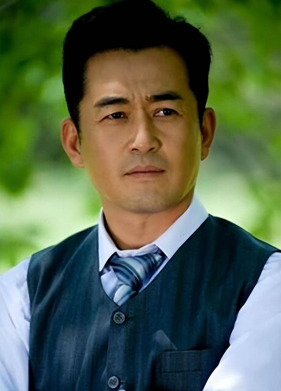 《平凡之路》王也:获悉父亲王志飞的过往我哭了,希望他再婚幸福_儿子