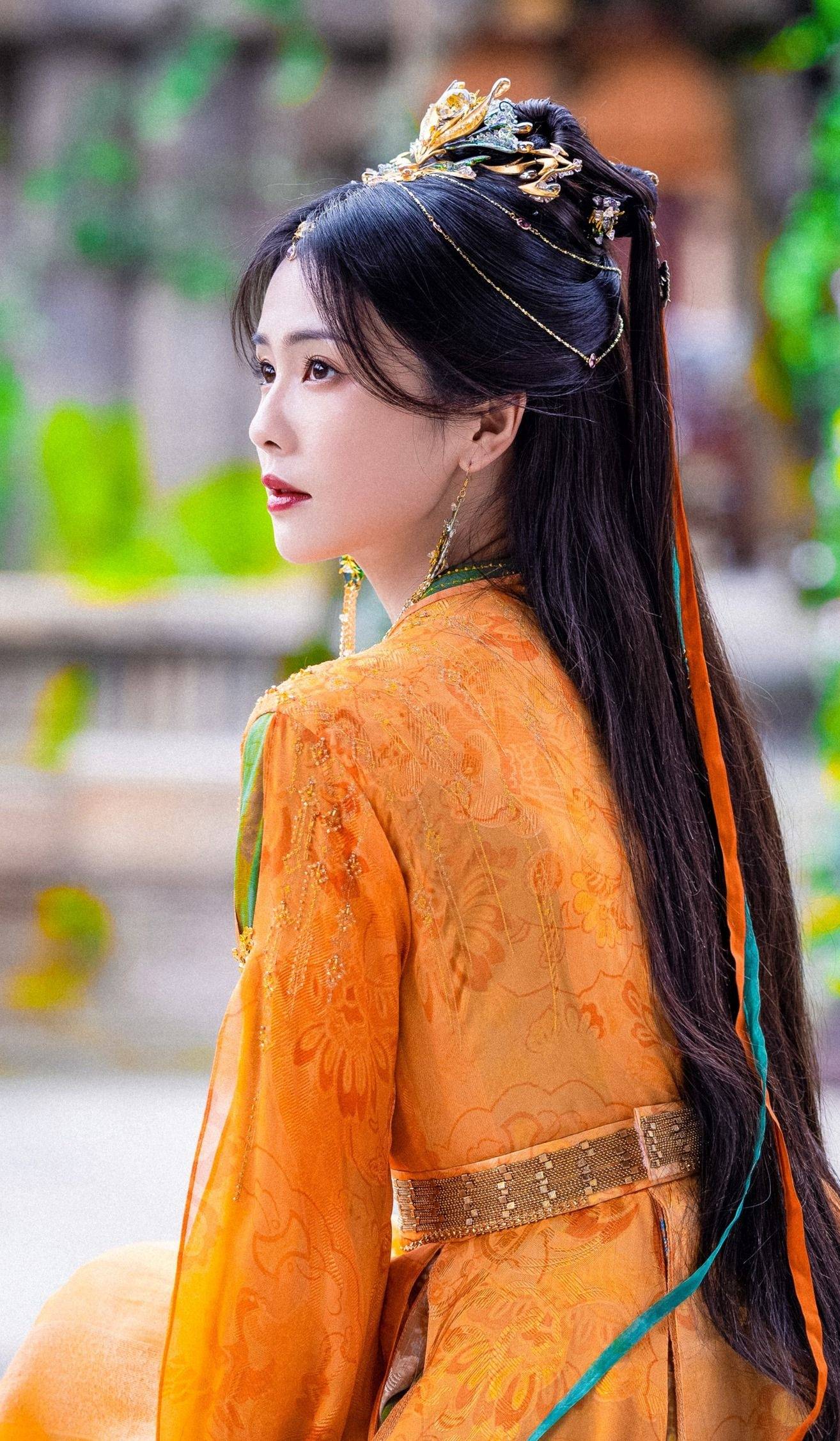 白鹿长月烬明橘色的叶夕雾甜美写真_造型_头发_邻家