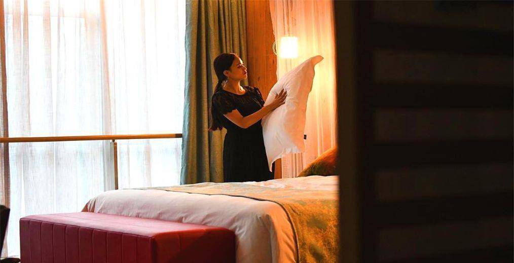 年薪将近30万的“酒店试睡员”，吃住费用全免，为何没人愿意干
