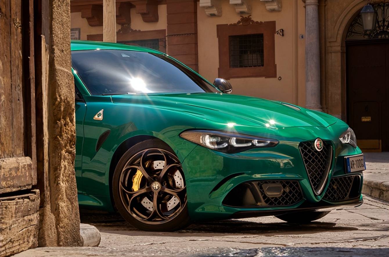 限量一百台,阿尔法罗密欧四叶草一百周年_搜狐汽车_搜狐网