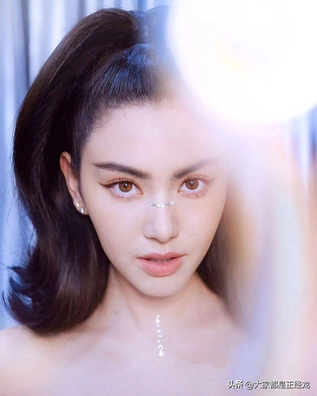 mai davika:国外当红花旦,大长腿 水蛇腰,这颜值身材真是绝了_janie