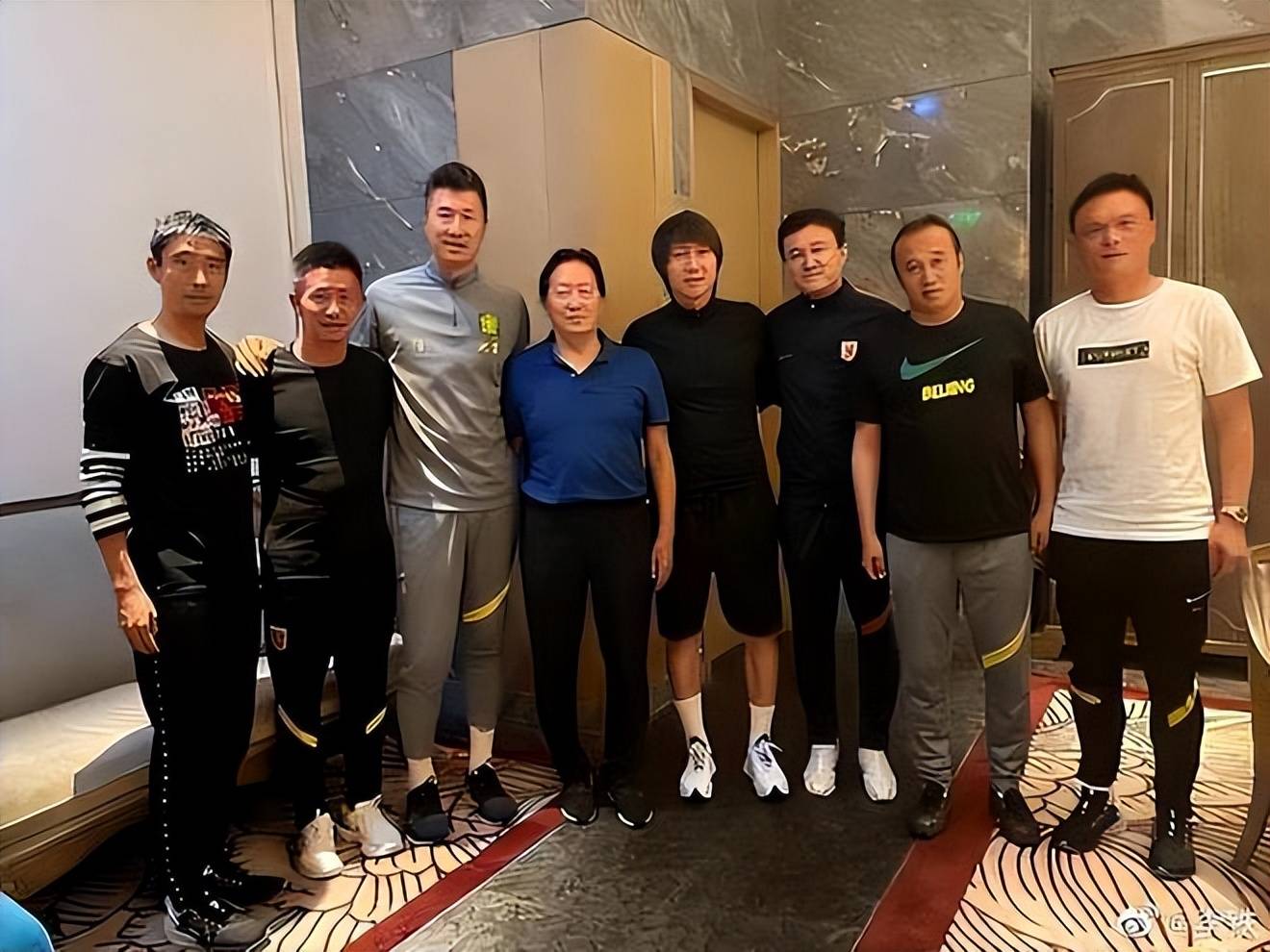 足坛反腐最新进展,李铁将被转送看守所,记者:郝伟涉嫌操控比赛_龙菲