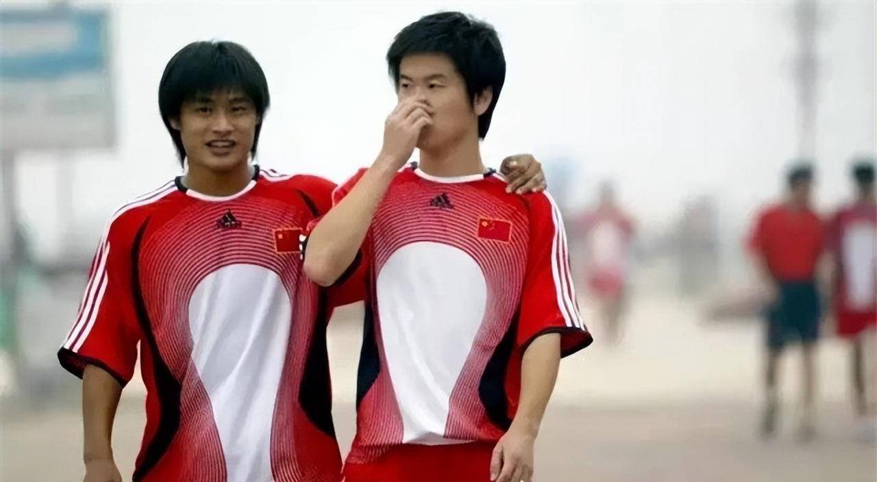 肇俊哲刘涛的感情生活细节?俊哲家世曝光_小赵_退役_的足球