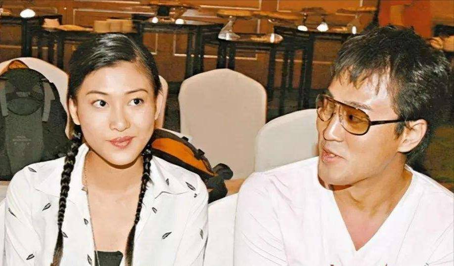 著名演员李彩桦:16岁辍学替父还债,与富豪离婚后靠商演生存!