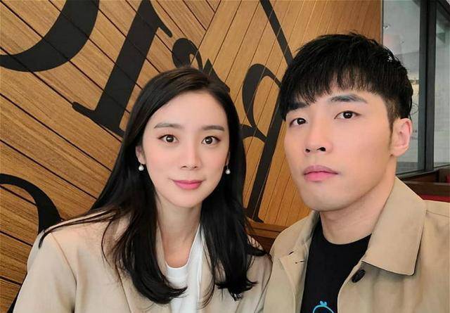 拥有超高人气的组合exo的金钟大chen,今年传出结婚消息,并与女朋友