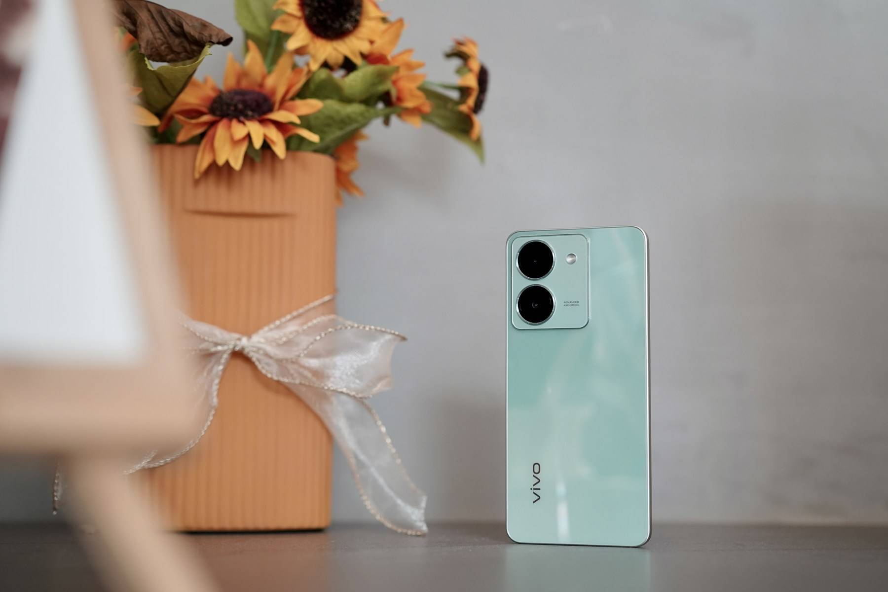 vivo y78 图赏:轻薄直屏,必须好评_玉瓷青_机身_质感