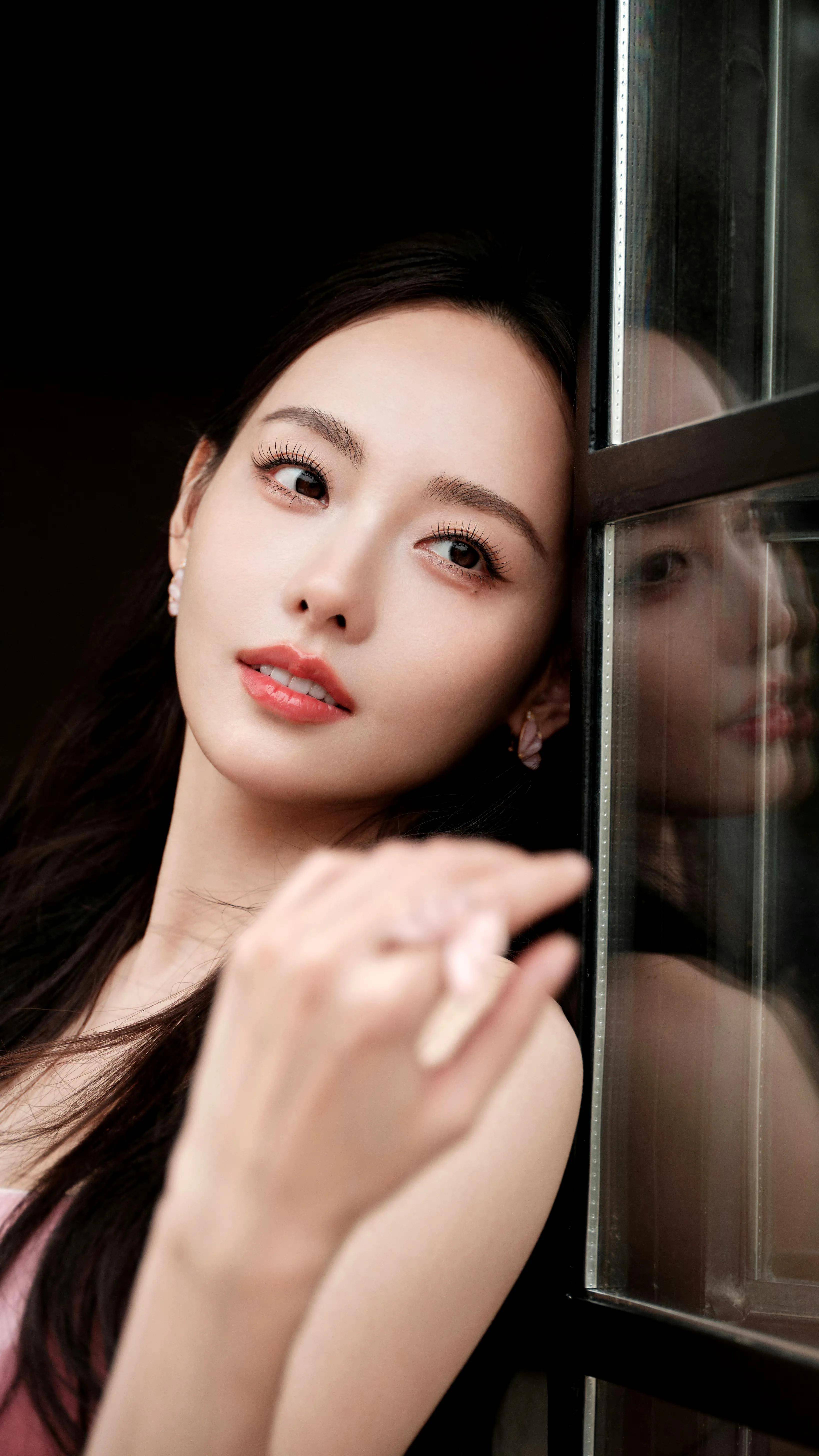 优雅高贵的张嘉倪_气质_亲和力_从容