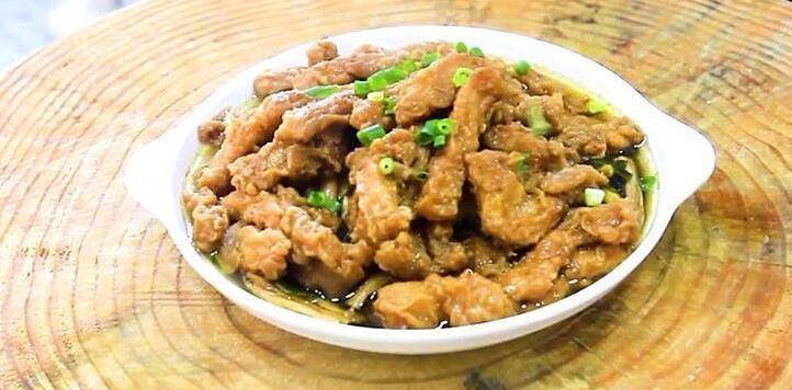 黄花菜扣酥肉图片