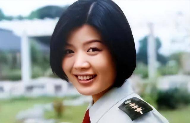 净身出户娶了周丽淇,前妻程愫火了他糊了_傅程鹏_父母_周淇丽