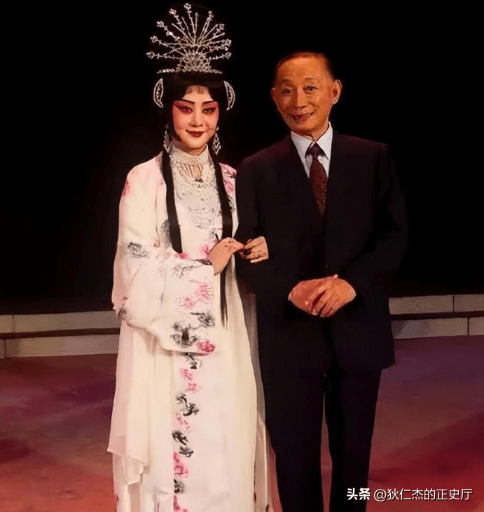 "京剧第一美人"李胜素四个绯闻老公竟没一个真!