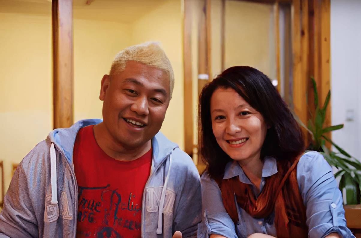 徐露:巅峰时退隐,嫁大7岁导演,48岁和19岁女儿似姐妹_角色_什么_父亲