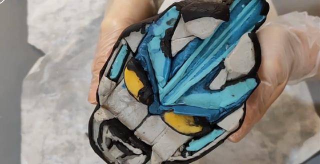 up主自制银河奥特曼饼干,成品造型难看,切下后一比一还原_笔者_时候