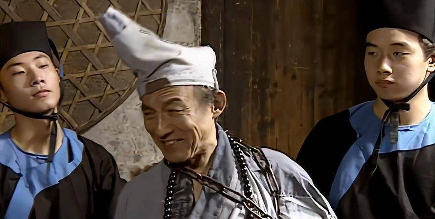 "活佛"济公游本昌,遇离奇事件皈依佛门,90岁令世界刮目相看!