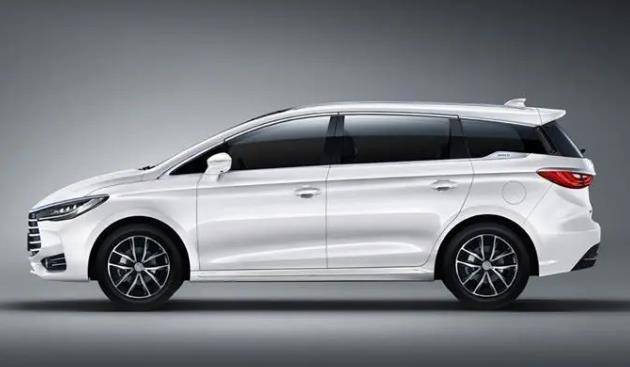 比亚迪"夏"惊艳来袭,最快4.