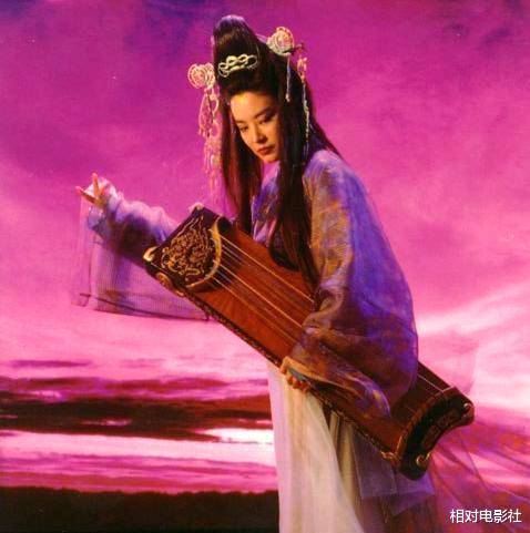 (饰 邱莫言),1993年《射雕英雄传之东成西就》与《白发魔女传》(饰 练