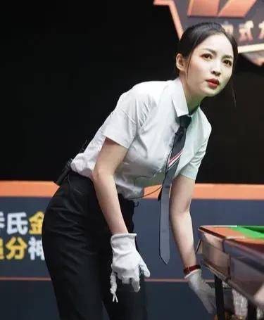 美女裁判王钟瑶聚餐照曝光!