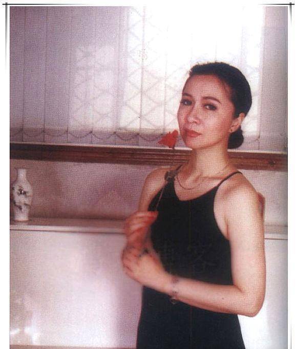 优秀演员蔡明晒近况,60岁脸部僵硬,曾被指"整容上瘾"_表演_小品_观众