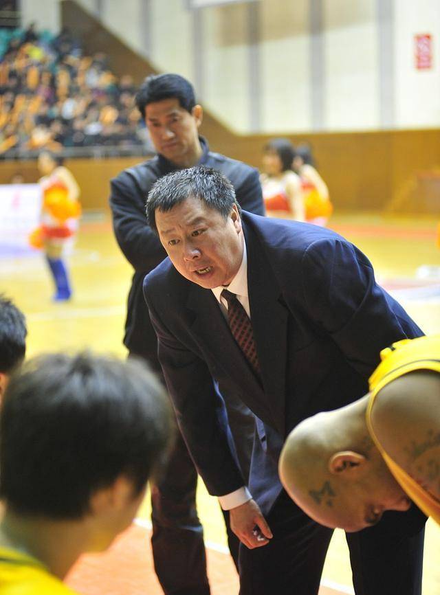 吴庆龙执教北控率队冲击季后赛_赛季_教练_本土