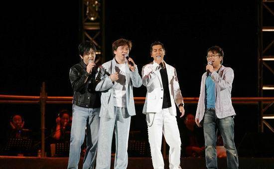 第二年庞龙乘胜追击,发布了第二张专辑《你是我的玫瑰花》,再一次证明