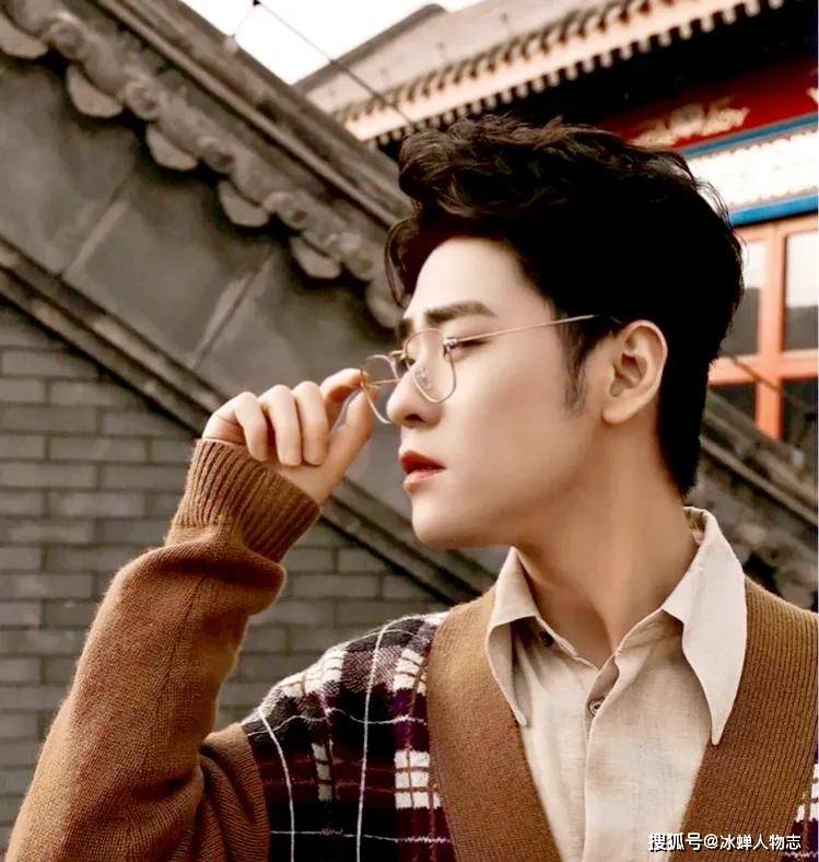 张云雷:曾打工六年,高台坠落死里逃生,成名背后的心酸令人泪目_郭德纲