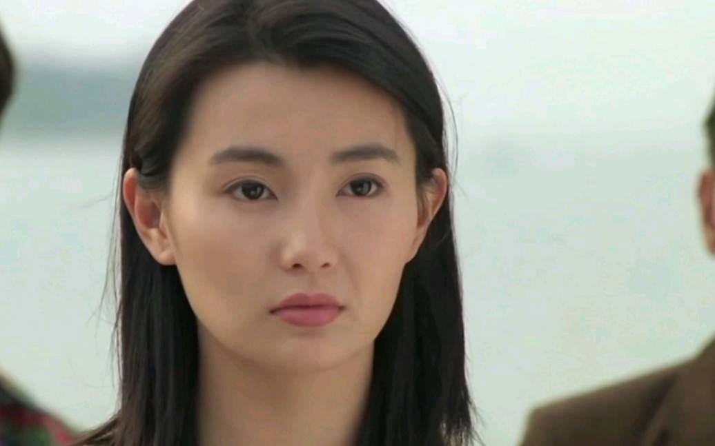 58岁张曼玉隐居老破小:从花瓶到封神40岁退休,勇闯摇滚圈10年!