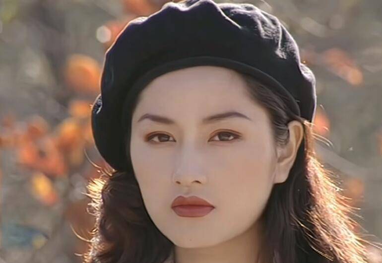 不管黑不黑,瞿颖也算是大美人?