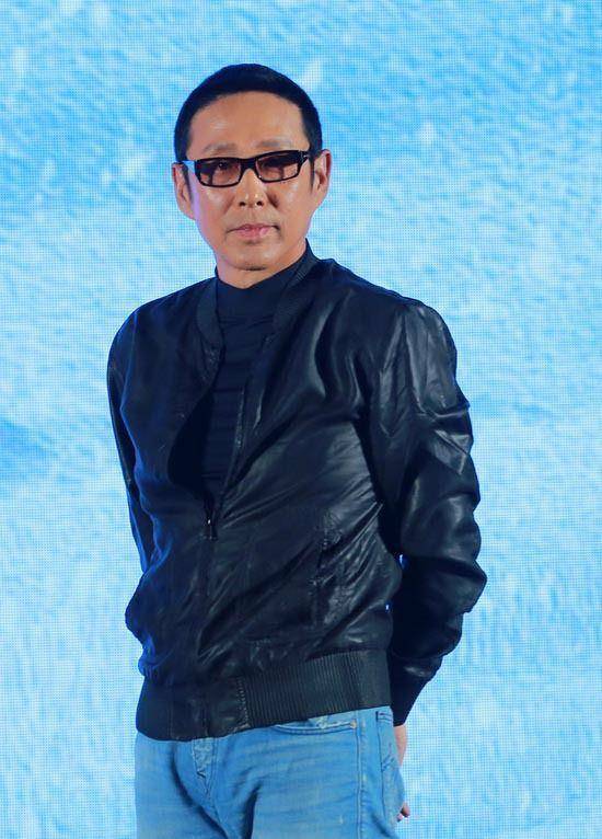 67岁陈道明穿衣大方不显老,气质绝了_时尚_服装_年龄