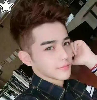 两边剪短中间留长的三面光短发▲茶壶盖贴头小寸头.▲标准寸头发型.