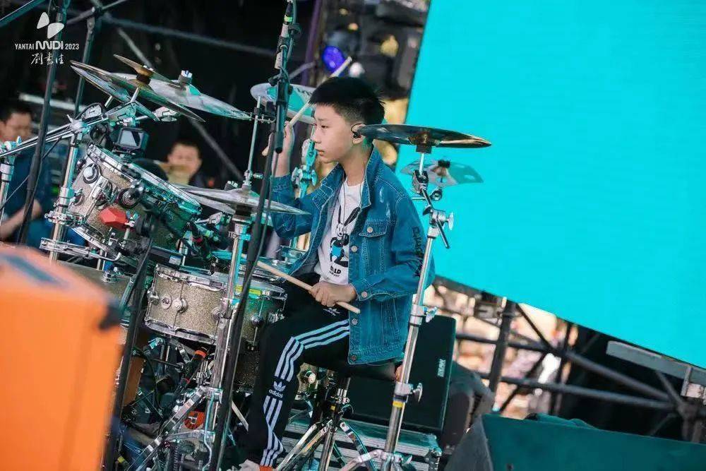 黄河爵士鼓小鼓手烟台迷笛音乐节演出回顾_舞台_世界_故事