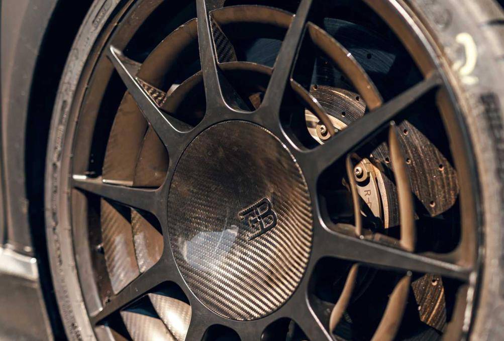 布加迪chiron特别版开卖,钛合金加持!看看价格别膨胀_搜狐汽车_搜狐网