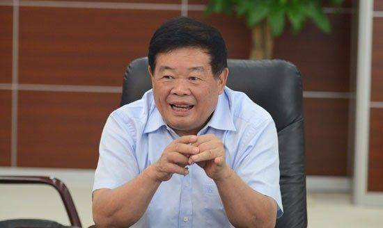 岁辍学成放牛娃,终日食不果腹,如今身家百亿捐80亿_中国_曹德_福清市