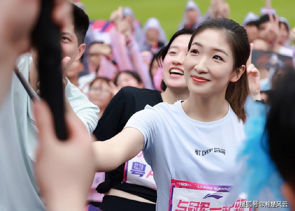 莎宝萌,小枣靓,丁宁飒,美不胜收_刘诗雯_孙颖莎_人气