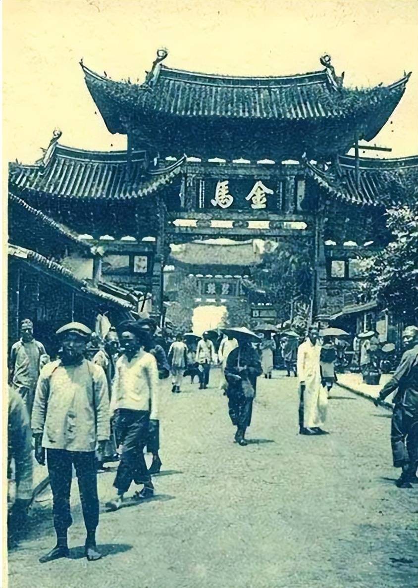 1966年昆明金马碧鸡坊被拆除,后来肠子悔青了,九十