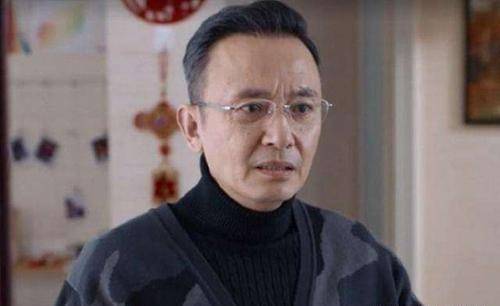 《扫黑风暴》中侯长荣饰演扫黑办主任赵立根,尽管在剧中戏份不多,但侯