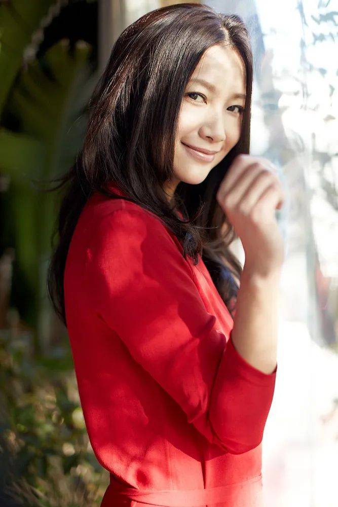 自称"朝阳一女的"——叛逆才女徐静蕾_工作_爸爸_来信