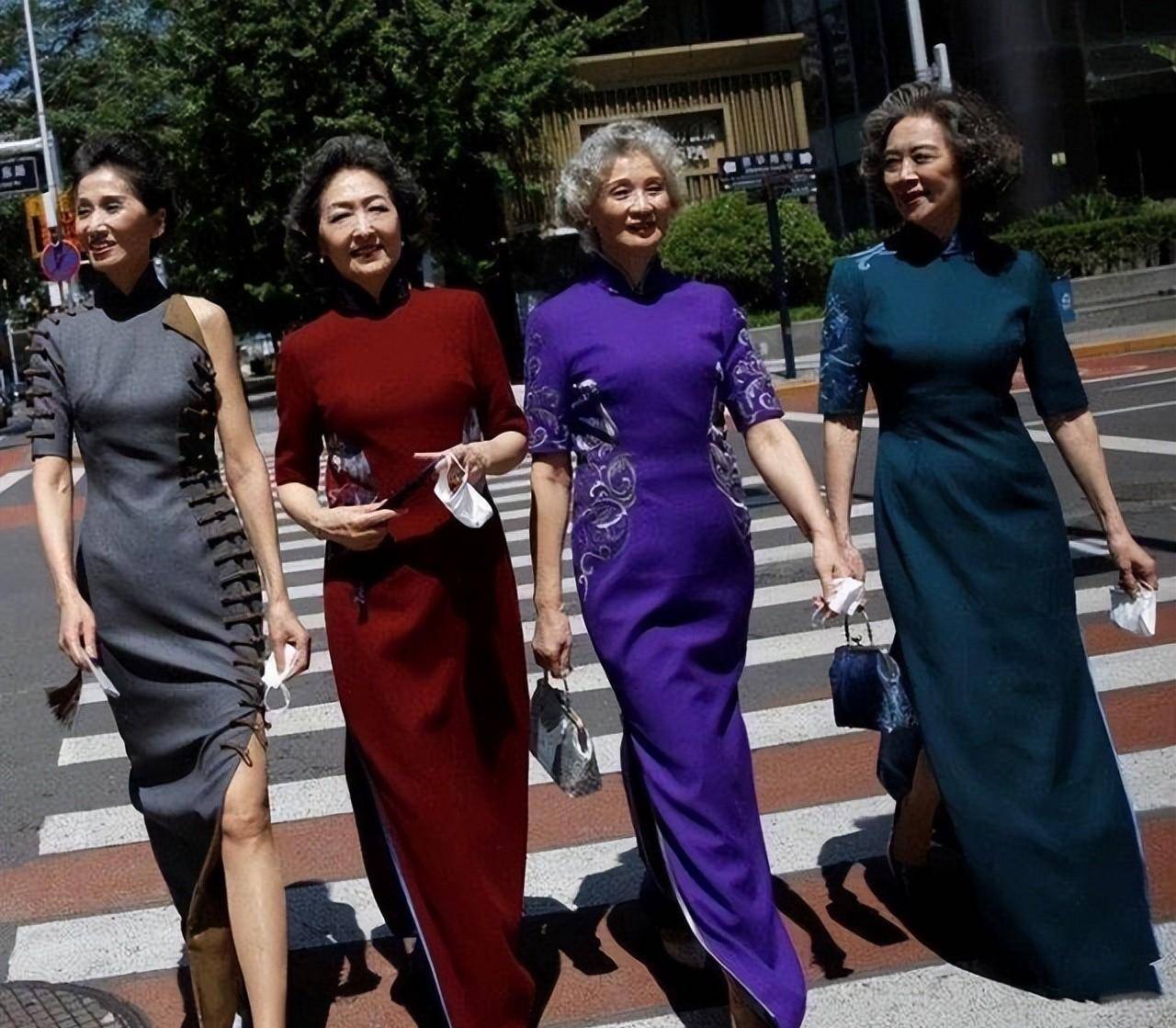这才是真正的时尚奶奶:不跳广场舞爱走模特步,从北京火到时装周