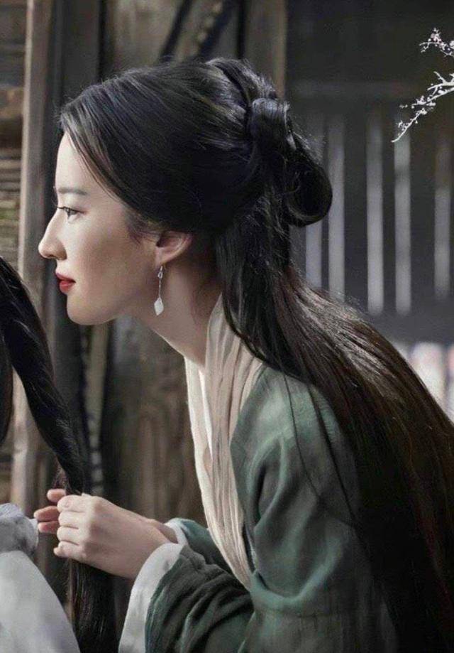 当年的我一定是"瞎"了,才会觉得刘亦菲演的白浅又丑又尴尬_女性_配饰