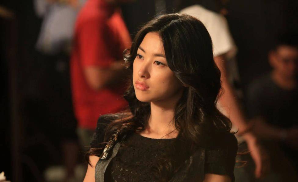 "朱珠的坎坷情史:一生爱过四个男人,最终嫁给普通人_李泉_父母_小时候