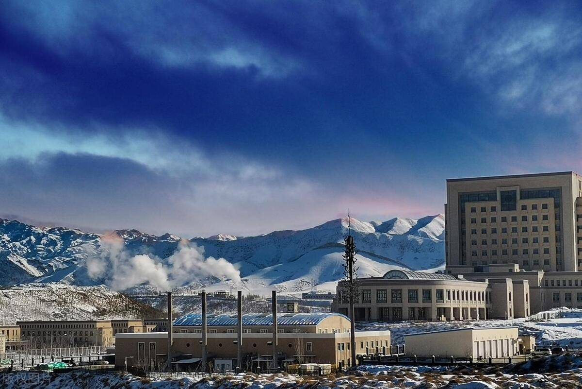 新疆喀什大学简介图片