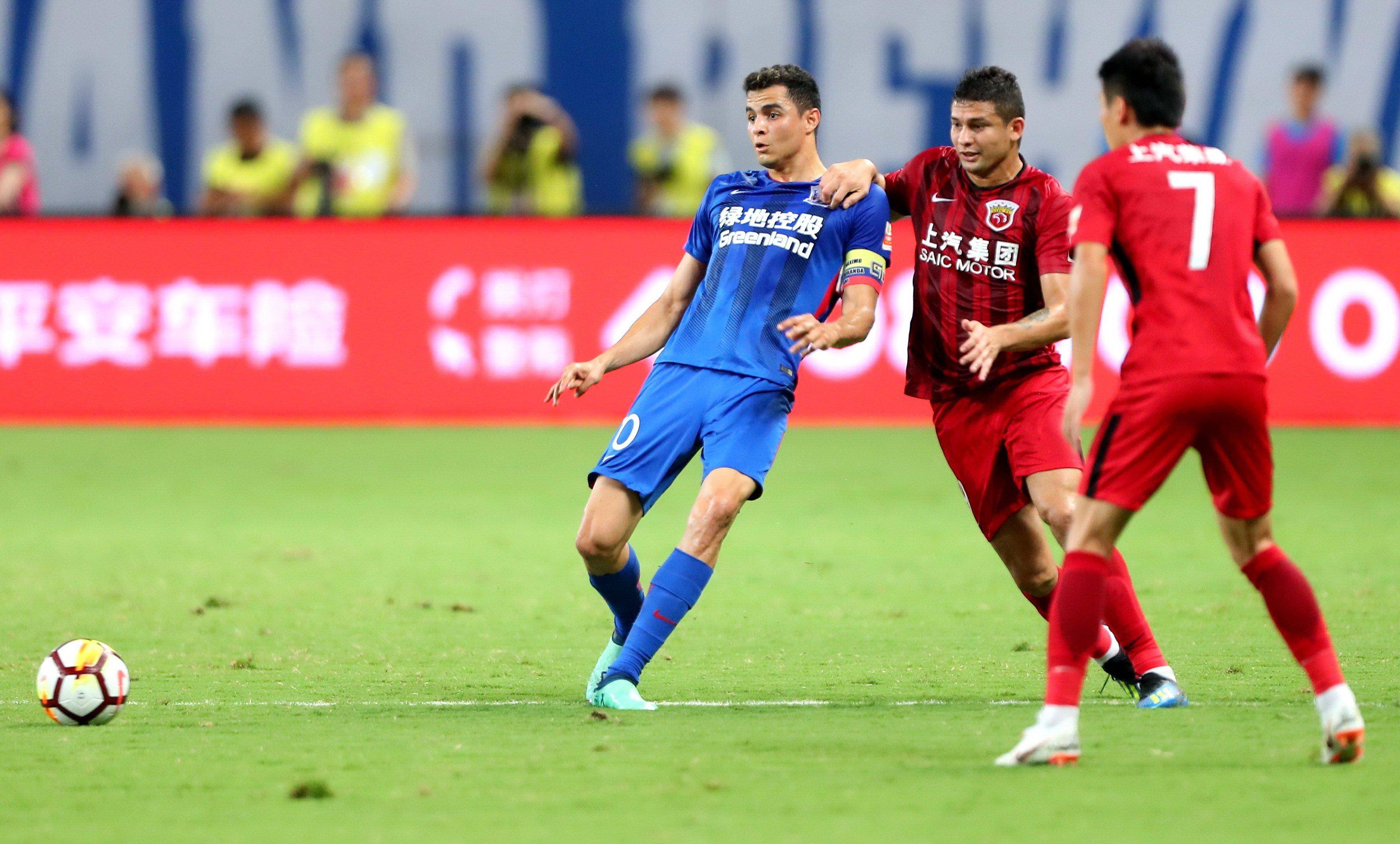 海港跟申花两家球迷总是水火不相容 上海难道容不下两支球队吗_社会