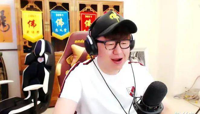 近年来大佛也算是舞帝除于利之外,其出镜内容和人气都俱佳的一位核心