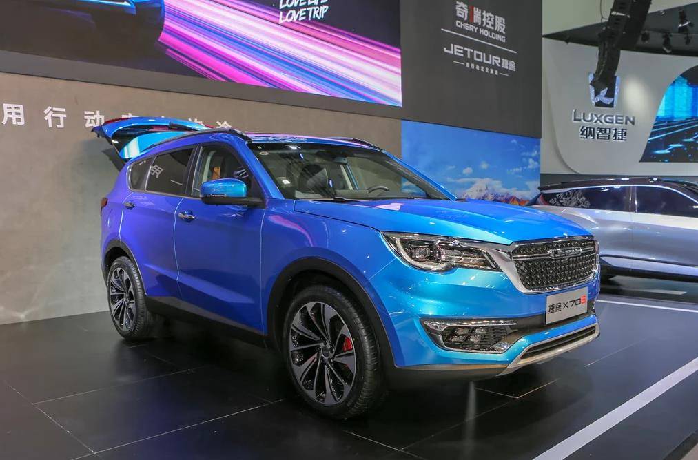首当其冲还是来欣赏一下奇瑞捷途x70的外形颜值,吉利博越遇到奇瑞新车