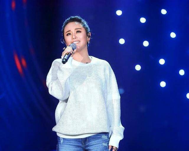 在张芯演唱完《可汗山》之后,就有很多的网友说:张芯应该是今年《我是