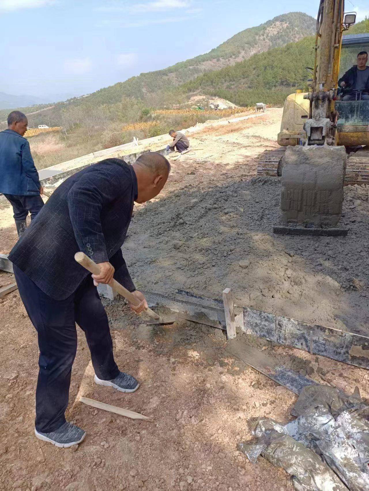 商洛洛南县石坡镇归雁变头雁 领飞振兴路