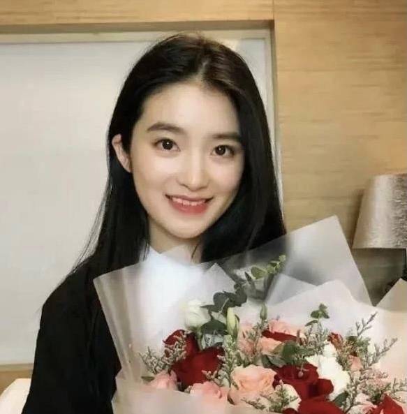 眉眼和林青霞一模一样,实力堪比一线小花_柴蔚_表演_娱乐